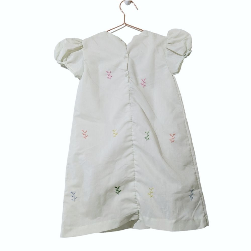 Vintage Girl's Floral Embroidered Shift Dress Size 5 J - Picture 2 of 4